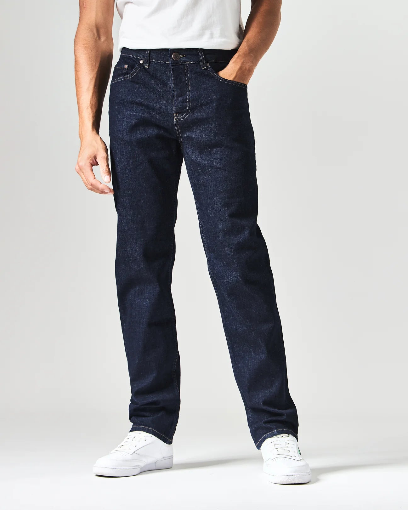 Weekend Offender - 444 Easy Dark Rinsed Denim Jeans